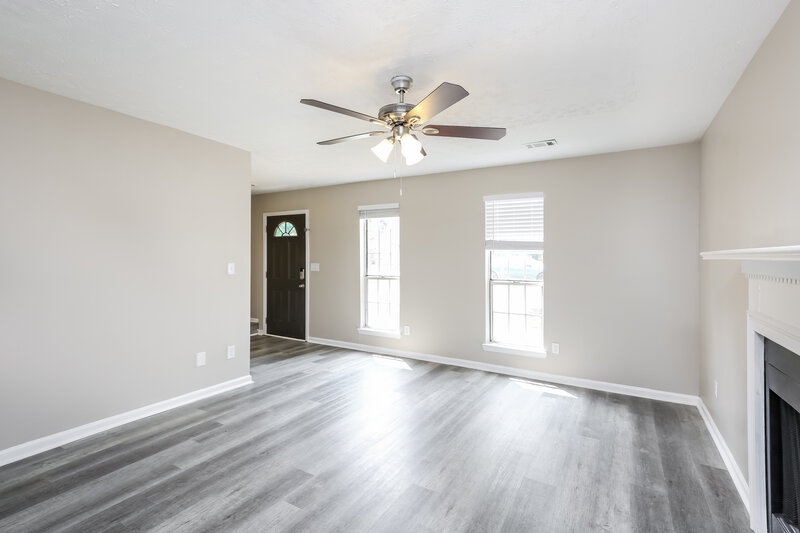 2,620/Mo, 5580 Mallard Trail Lithonia, GA 30058 Living Room View 3
