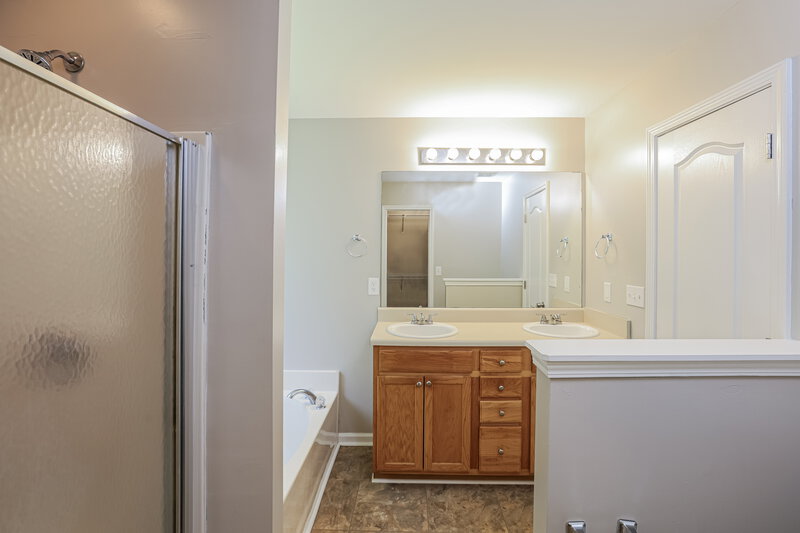 2,055/Mo, 6983 Pine Shadow Way Winston, GA 30187 Main Bathroom View