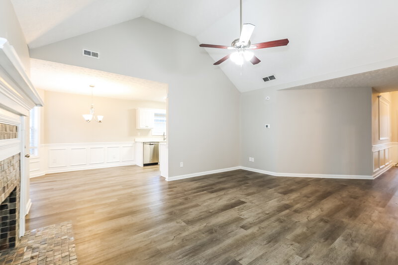 2,370/Mo, 125 Eastfield Ct Fayetteville, GA 30215 Living Room View 2