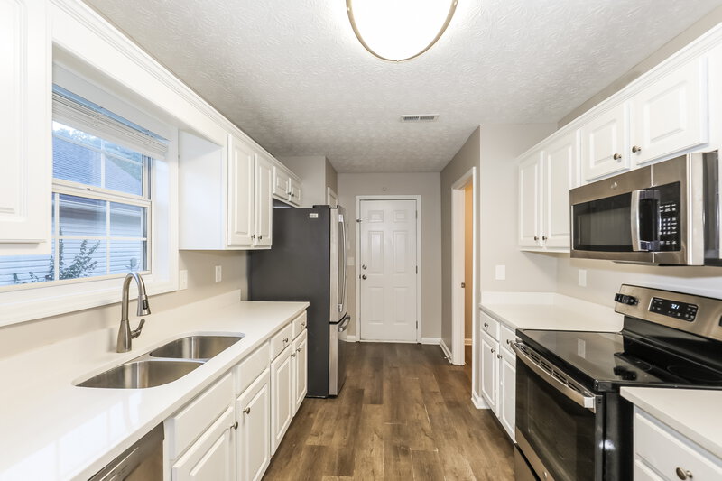 2,370/Mo, 125 Eastfield Ct Fayetteville, GA 30215 Kitchen View