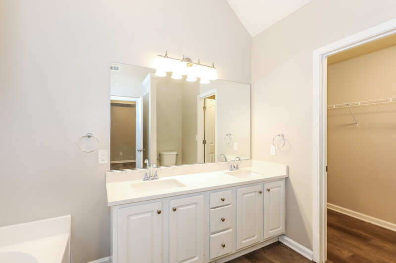 2,370/Mo, 125 Eastfield Ct Fayetteville, GA 30215 Main Bathroom View