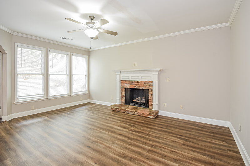 2,250/Mo, 717 Midway Ave Canton, GA 30114 Living Room View