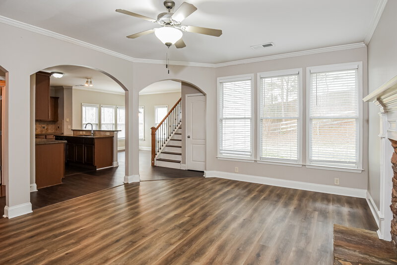 2,250/Mo, 717 Midway Ave Canton, GA 30114 Living Room View 4