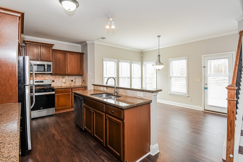 2,250/Mo, 717 Midway Ave Canton, GA 30114 Kitchen View