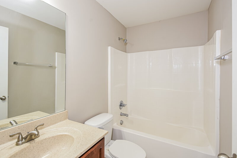 2,250/Mo, 717 Midway Ave Canton, GA 30114 Bathroom View