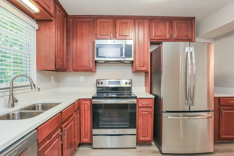2,750/Mo, 1675 Salem Mill Ct SE Conyers, GA 30013 Kitchen View 2
