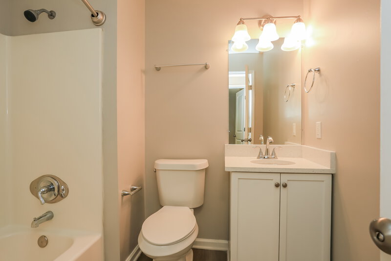 2,750/Mo, 1675 Salem Mill Ct SE Conyers, GA 30013 Bathroom View 2