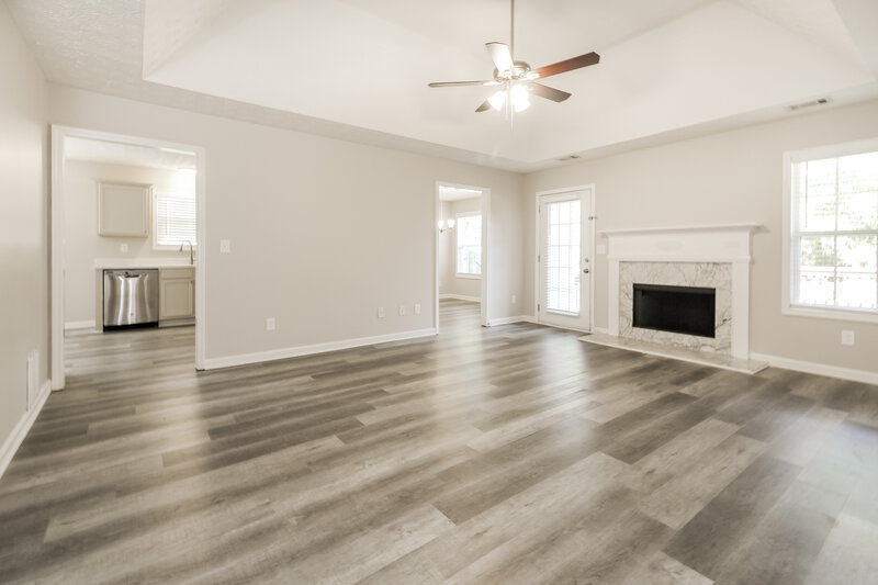 3,290/Mo, 229 Clearwater Dr Monroe, GA 30655 Living Room View 2