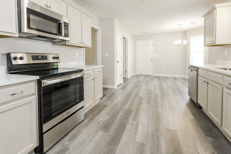 3,290/Mo, 229 Clearwater Dr Monroe, GA 30655 Kitchen View