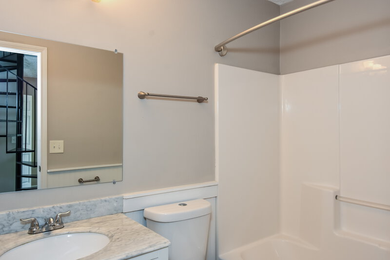 1,840/Mo, 406 Rankin Ct Woodstock, GA 30188 Main Bathroom View