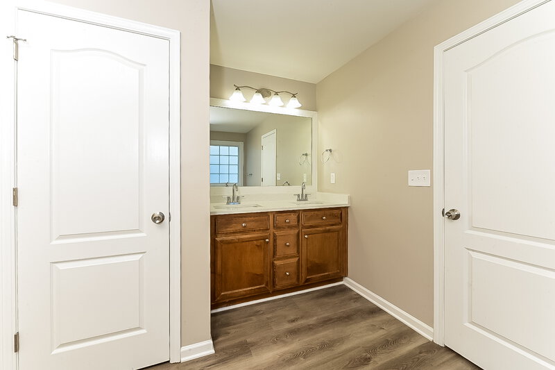 2,040/Mo, 192 Revolutionary Dr Hampton, GA 30228 Main Bathroom View 2