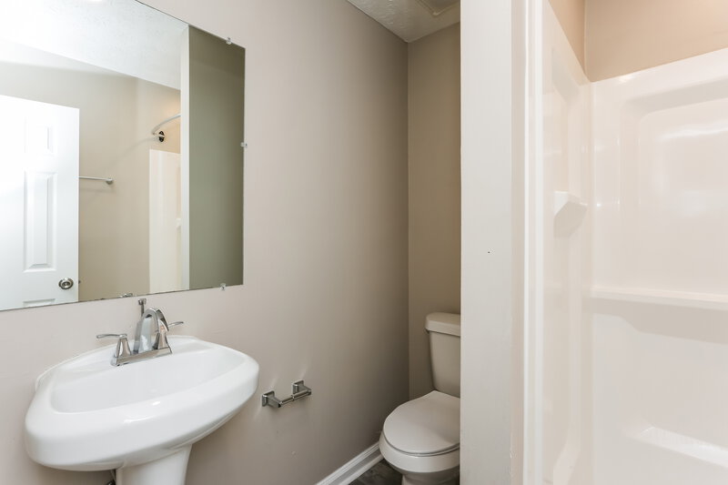 2,020/Mo, 130 Harbour Lake Dr Fayetteville, GA 30215 Bathroom View 2