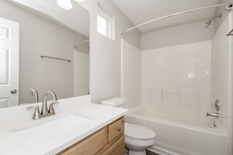 2,870/Mo, 143 Oak Grove Pl Acworth, GA 30102 Main Bathroom View