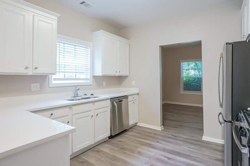 2,285/Mo, 4600 Ferncrest Pl Douglasville, GA 30135 Kitchen View 2