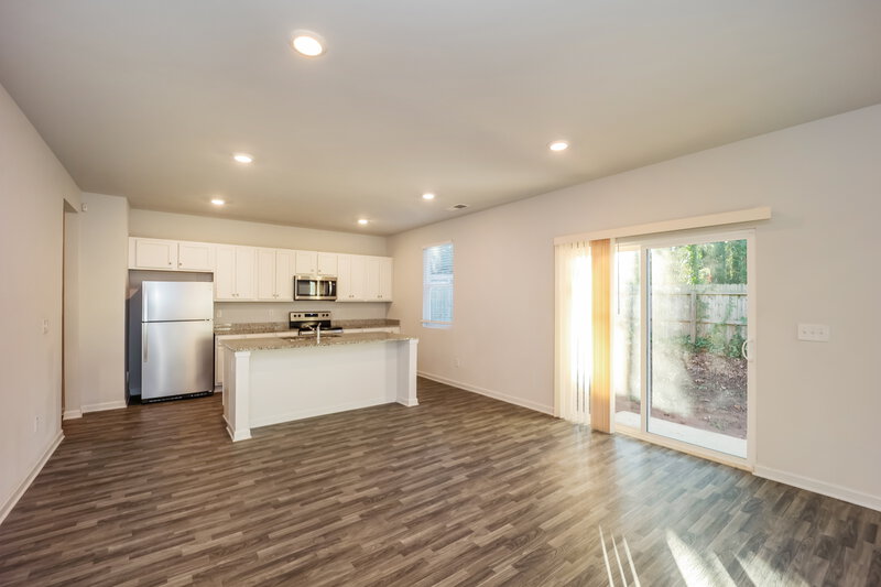 2,300/Mo, 199 Hamilton Pointe Drive McDonough, GA 30253 Dining Room View