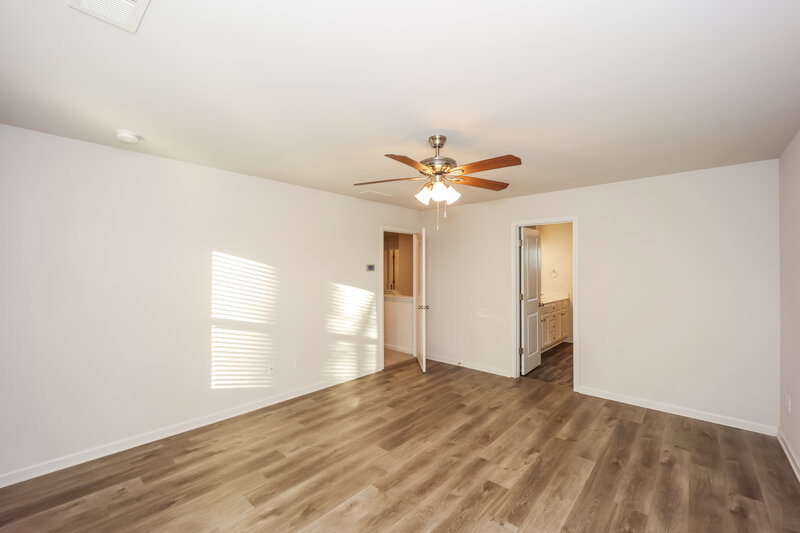2,300/Mo, 199 Hamilton Pointe Drive McDonough, GA 30253 Main Bedroom View 2