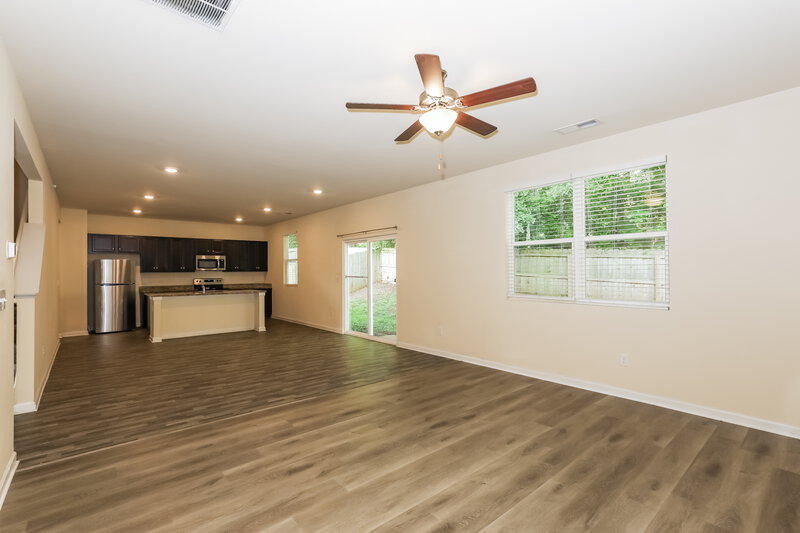 2,345/Mo, 203 Hamilton Pointe Drive McDonough, GA 30253 Living Room View 2