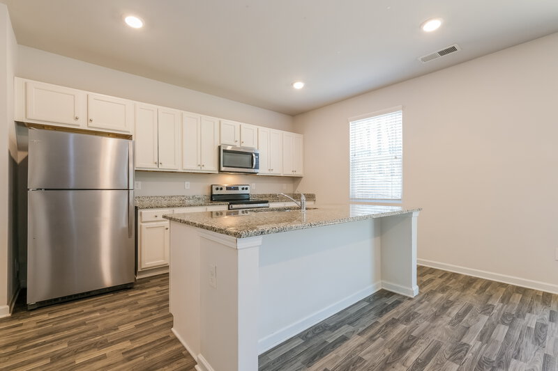 2,405/Mo, 219 Hamilton Pointe Drive McDonough, GA 30253 Kitchen View 2