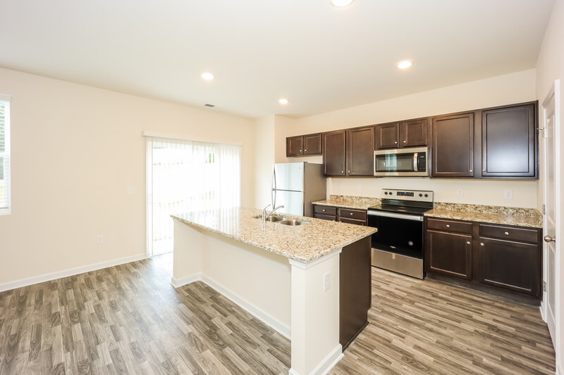 3,380/Mo, 247 Hamilton Pointe Drive McDonough, GA 30253 Kitchen View