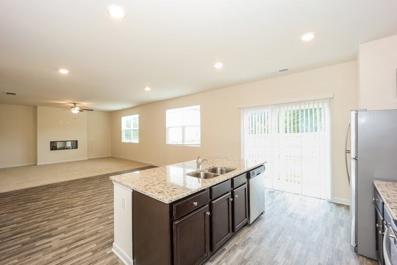 3,380/Mo, 247 Hamilton Pointe Drive McDonough, GA 30253 Kitchen View 2