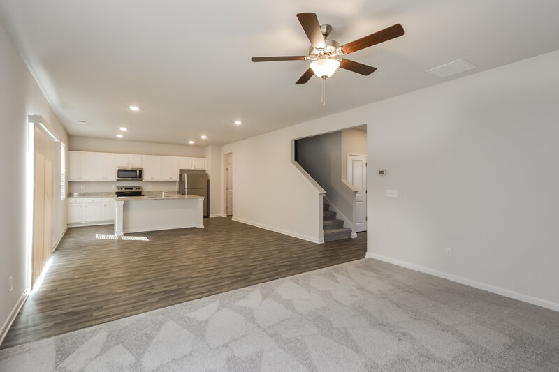 2,420/Mo, 275 Hamilton Pointe Drive McDonough, GA 30253 Living Room View 2