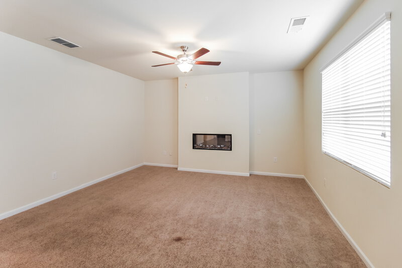3,520/Mo, 295 Hamilton Pointe Drive McDonough, GA 30253 Living Room View 2