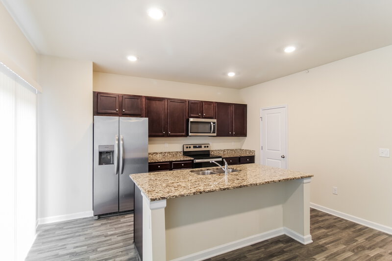 3,520/Mo, 295 Hamilton Pointe Drive McDonough, GA 30253 Kitchen View