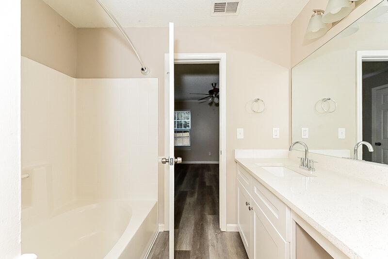 2,440/Mo, 122 Prity Ct McDonough, GA 30253 Main Bathroom View