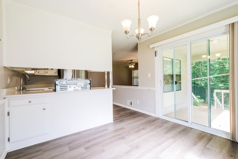 1,870/Mo, 5503 Springwood Ln Stone Mountain, GA 30087 Dining Room View