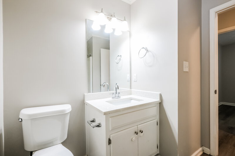 1,870/Mo, 5503 Springwood Ln Stone Mountain, GA 30087 Bathroom View 2