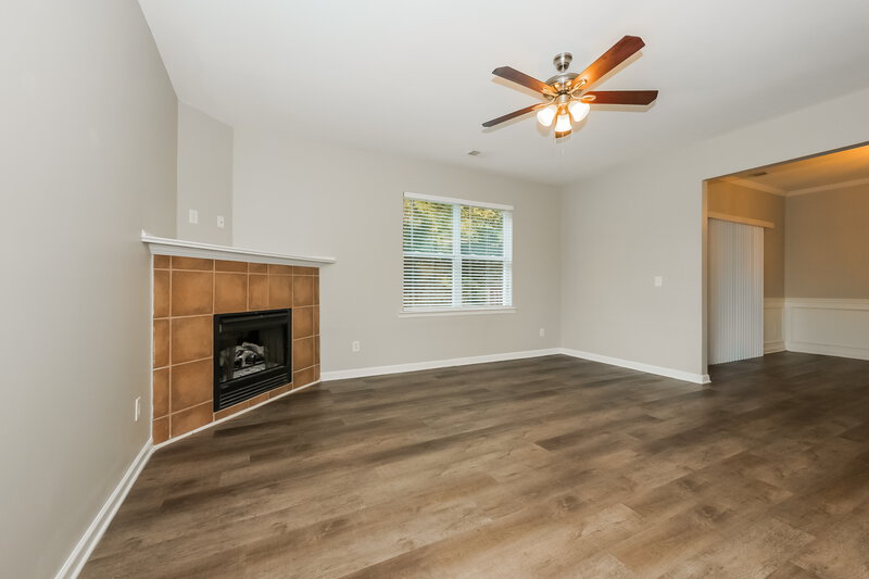 2,360/Mo, 3641 Hampshire Park Way Atlanta, GA 30331 Living Room View 2