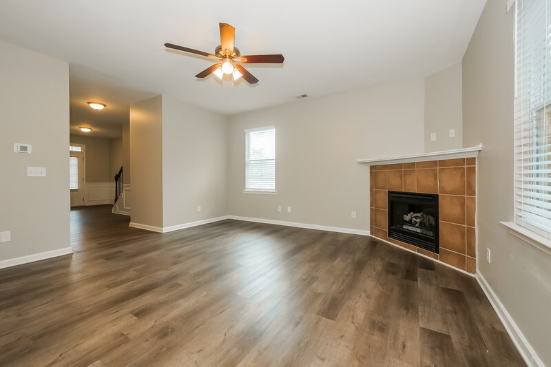 2,360/Mo, 3641 Hampshire Park Way Atlanta, GA 30331 Living Room View 4