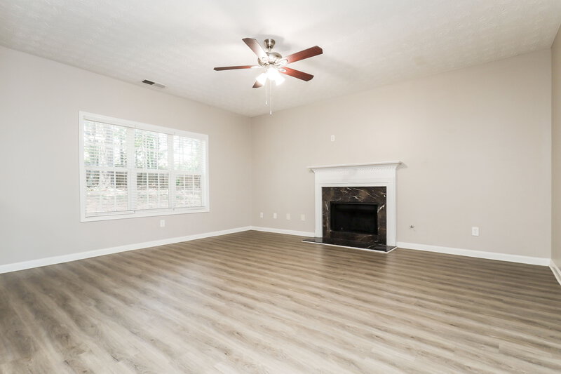 2,420/Mo, 230 Warm Springs Trl McDonough, GA 30252 Living Room View 3
