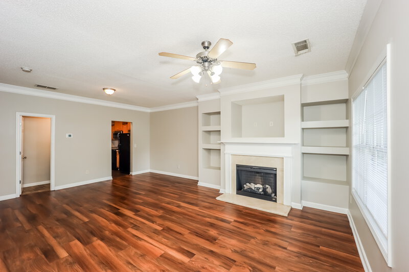 0/Mo, 6302 Olmadison Place Atlanta, GA 30349 Living Room View 2