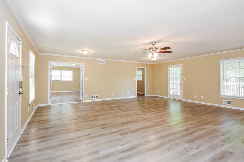 1,840/Mo, 4910 Springdale Road Austell, GA 30106 Living Room View