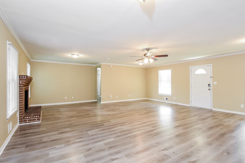 1,840/Mo, 4910 Springdale Road Austell, GA 30106 Living Room View 3