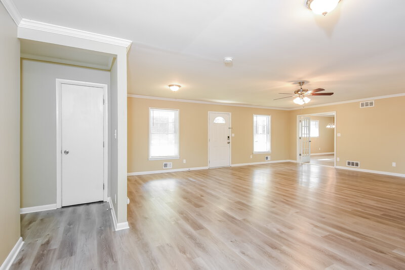 1,840/Mo, 4910 Springdale Road Austell, GA 30106 Living Room View 4