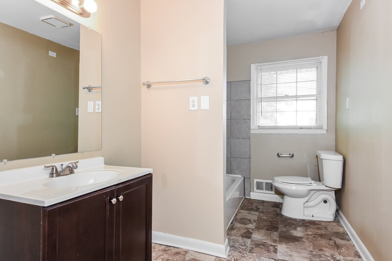 1,840/Mo, 4910 Springdale Road Austell, GA 30106 Main Bathroom View