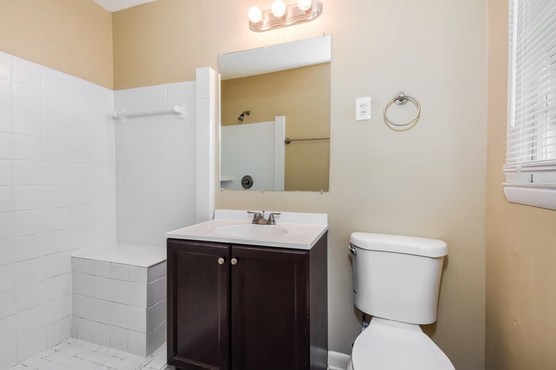 1,840/Mo, 4910 Springdale Road Austell, GA 30106 Bathroom View