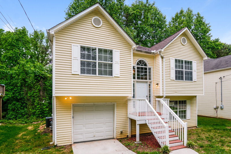 0/Mo, 7010 Shenandoah Trail Austell, GA 30168 Front View