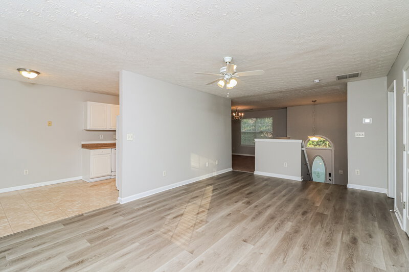 1,750/Mo, 7014 Shenandoah Trail Austell, GA 30168 Living Room View 4