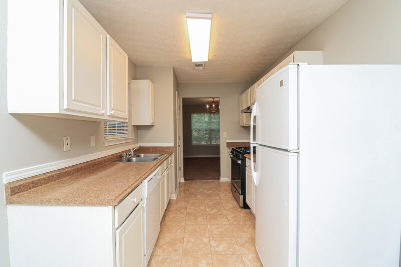 1,750/Mo, 7014 Shenandoah Trail Austell, GA 30168 Kitchen View 2