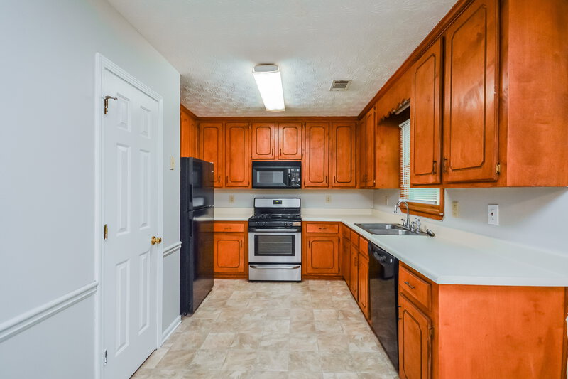 1,545/Mo, 1517 Sugarplum Place SW Conyers, GA 30094 Kitchen View