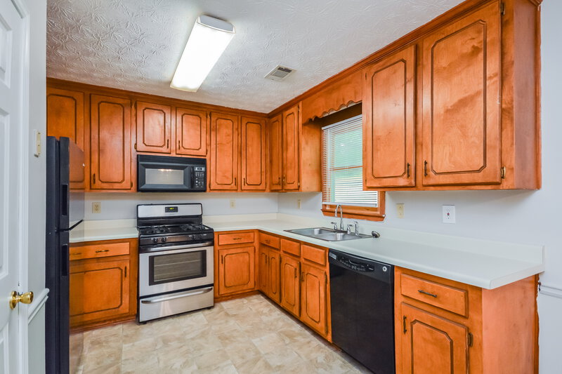 1,545/Mo, 1517 Sugarplum Place SW Conyers, GA 30094 Kitchen View 2