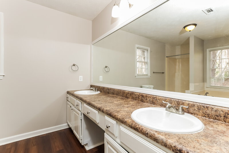 1,920/Mo, 3660 Cherry Creek Drive SE Conyers, GA 30013 Main Bathroom View