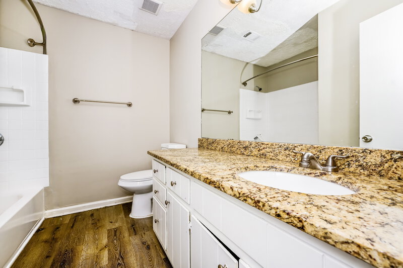 1,510/Mo, 4802 Hemlock Drive Conyers, GA 30094 Bathroom View