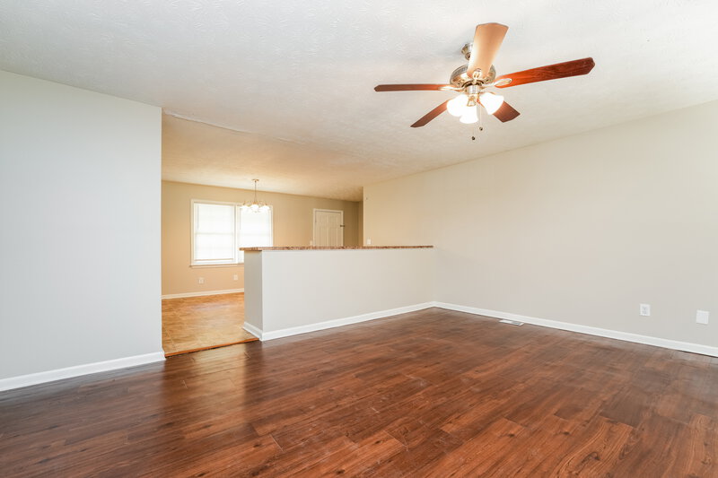 2,450/Mo, 4916 Cherokee Way SE Conyers, GA 30094 Living Room View