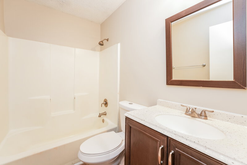 2,450/Mo, 4916 Cherokee Way SE Conyers, GA 30094 Bathroom View