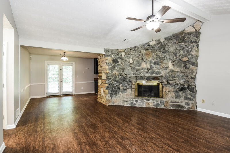 1,755/Mo, 897 Raintree Court se Conyers, GA 30094 Living Room View 2