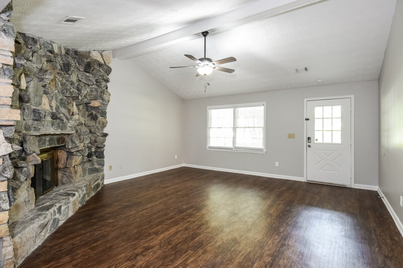 1,755/Mo, 897 Raintree Court se Conyers, GA 30094 Living Room View 3